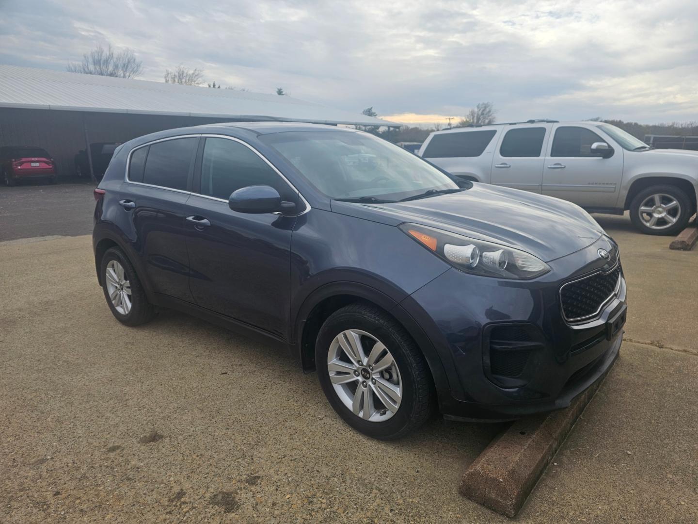 2018 BLUE Kia Sportage LX FWD (KNDPM3AC1J7) with an 2.4L V6 DOHC 24V engine, 6A transmission, located at 533 S Seven Points BLVD, Seven Points, TX, 75143, (430) 255-4030, 32.313999, -96.209351 - Photo#1